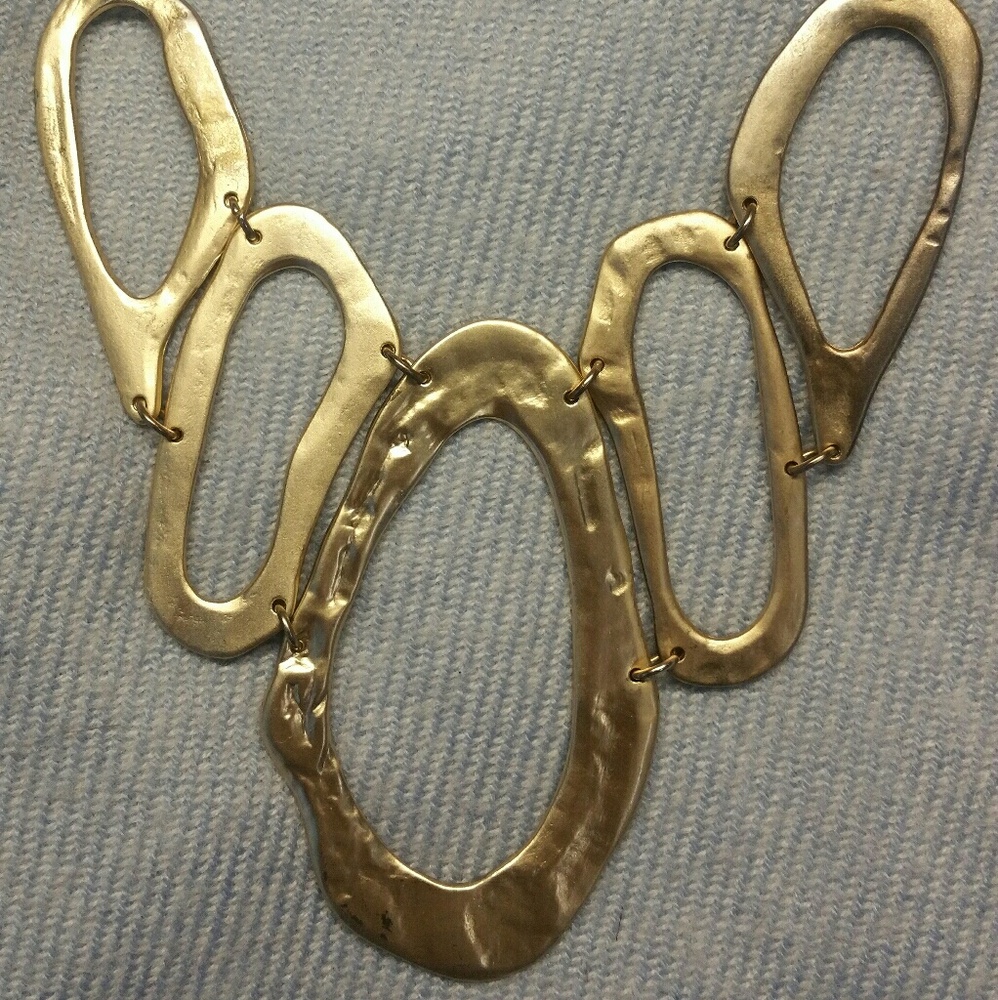 Gold necklace. Statement piece!!